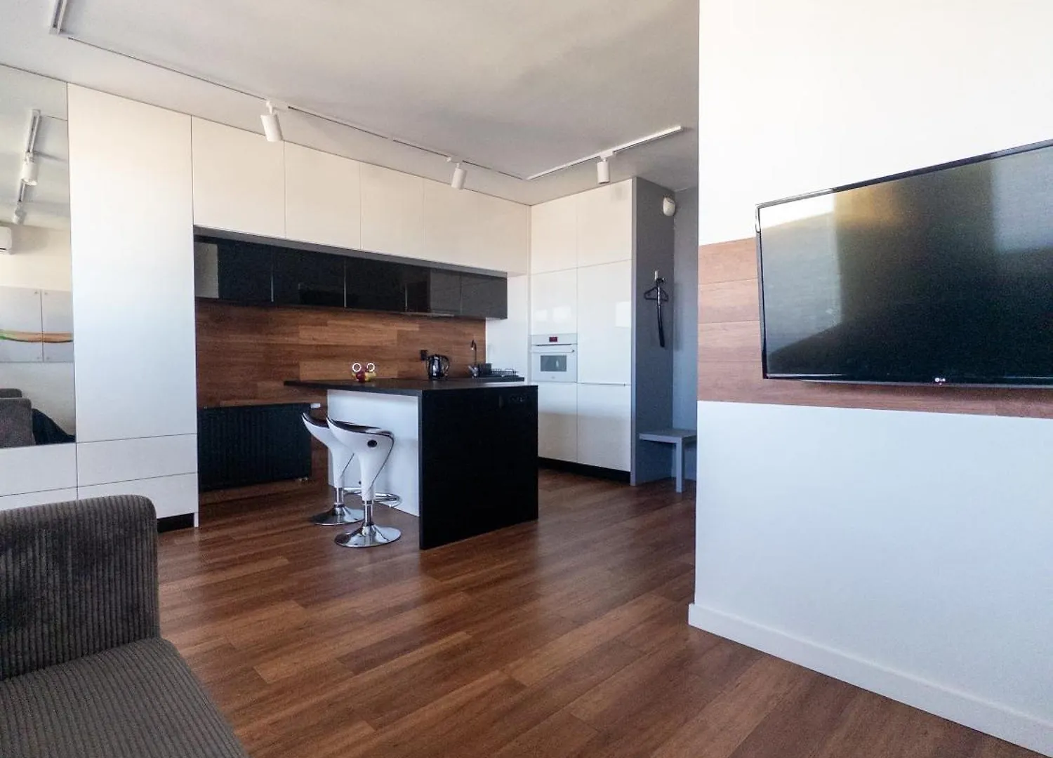 Apartment Romanowicza Street - Zablocie - Parking Free Krakow