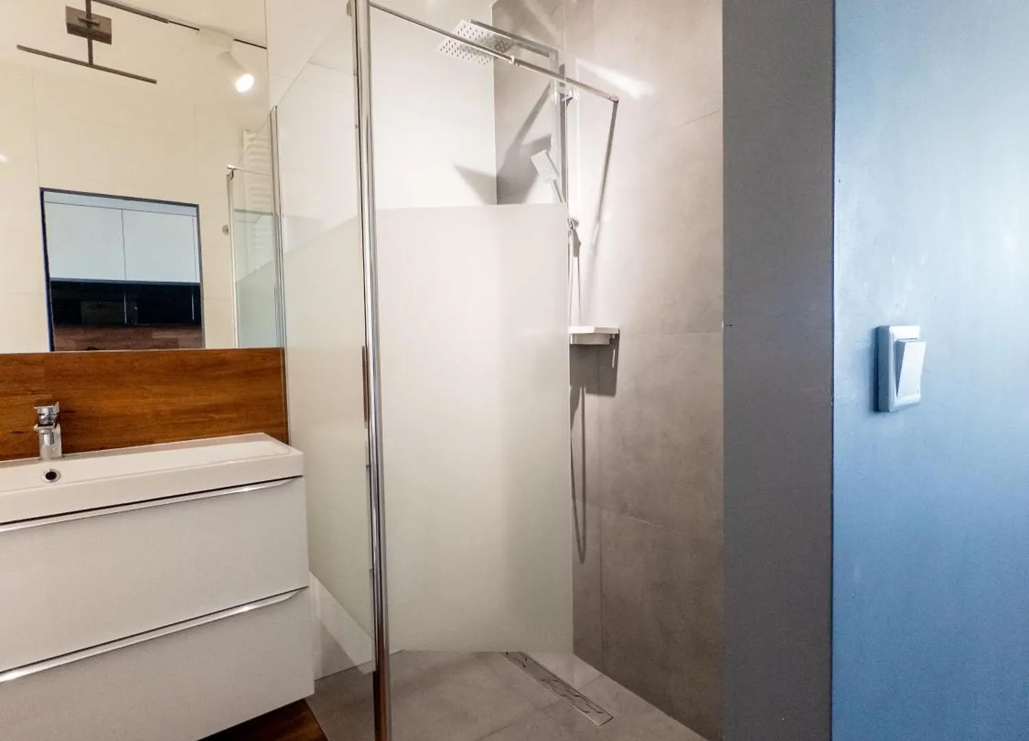 Apartment Romanowicza Street - Zablocie - Parking Free Krakow Poland